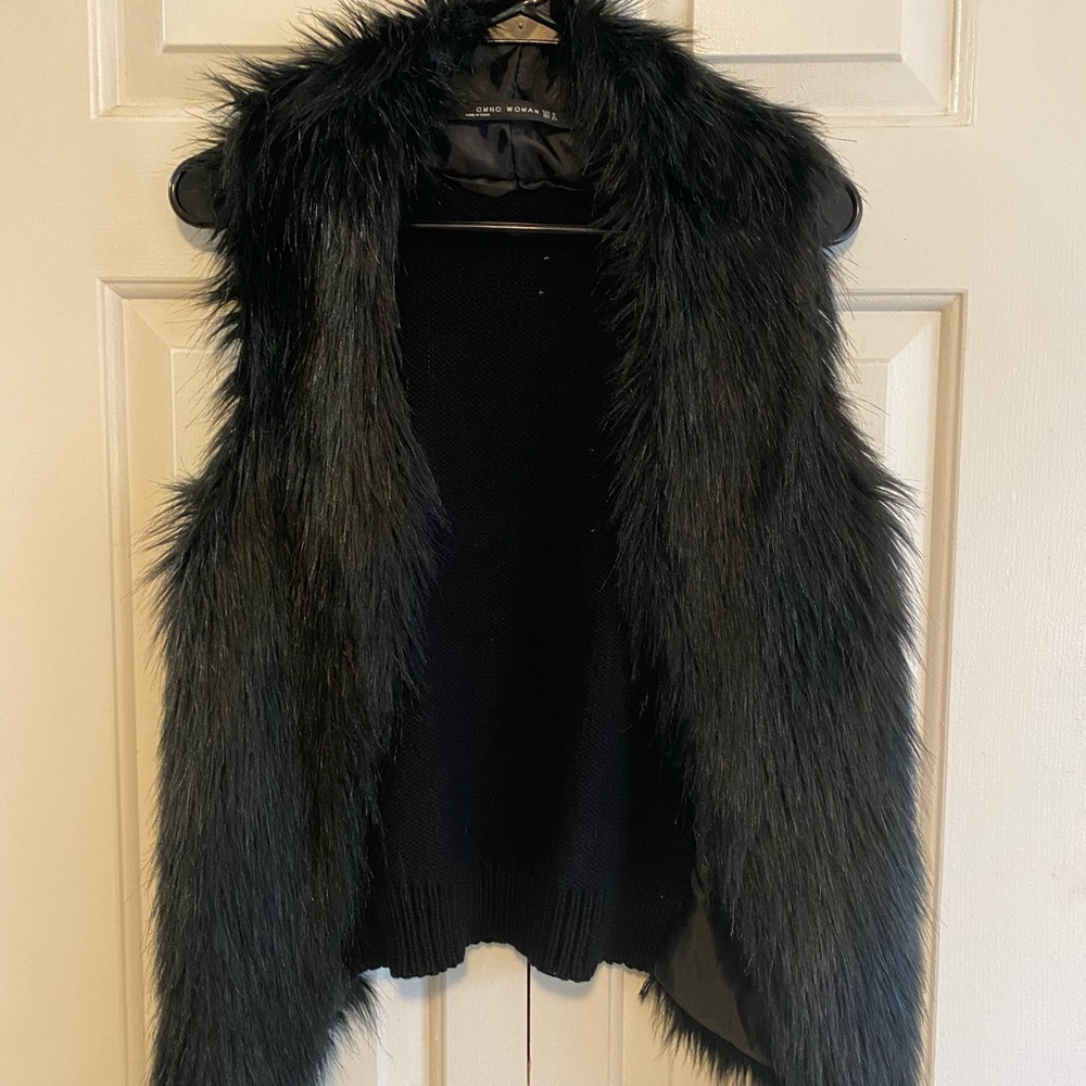 Black fake fur vest